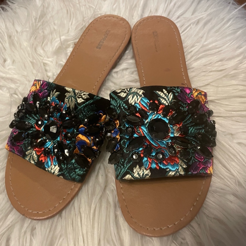 Sandals - Picture 3 of 4